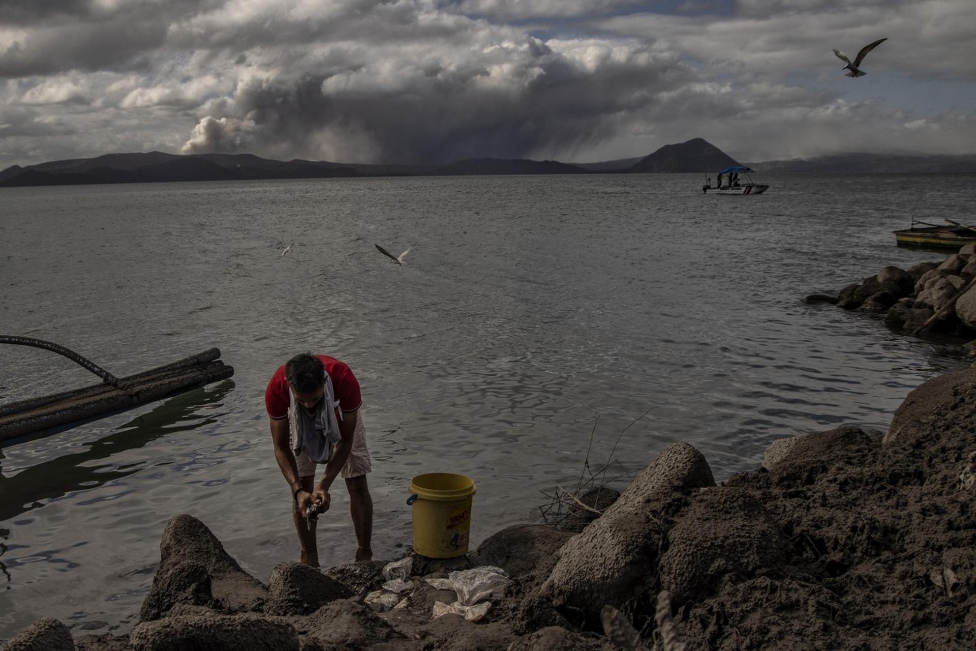 Le foto dell'eruzione del vulcano Taal nelle Filippine
