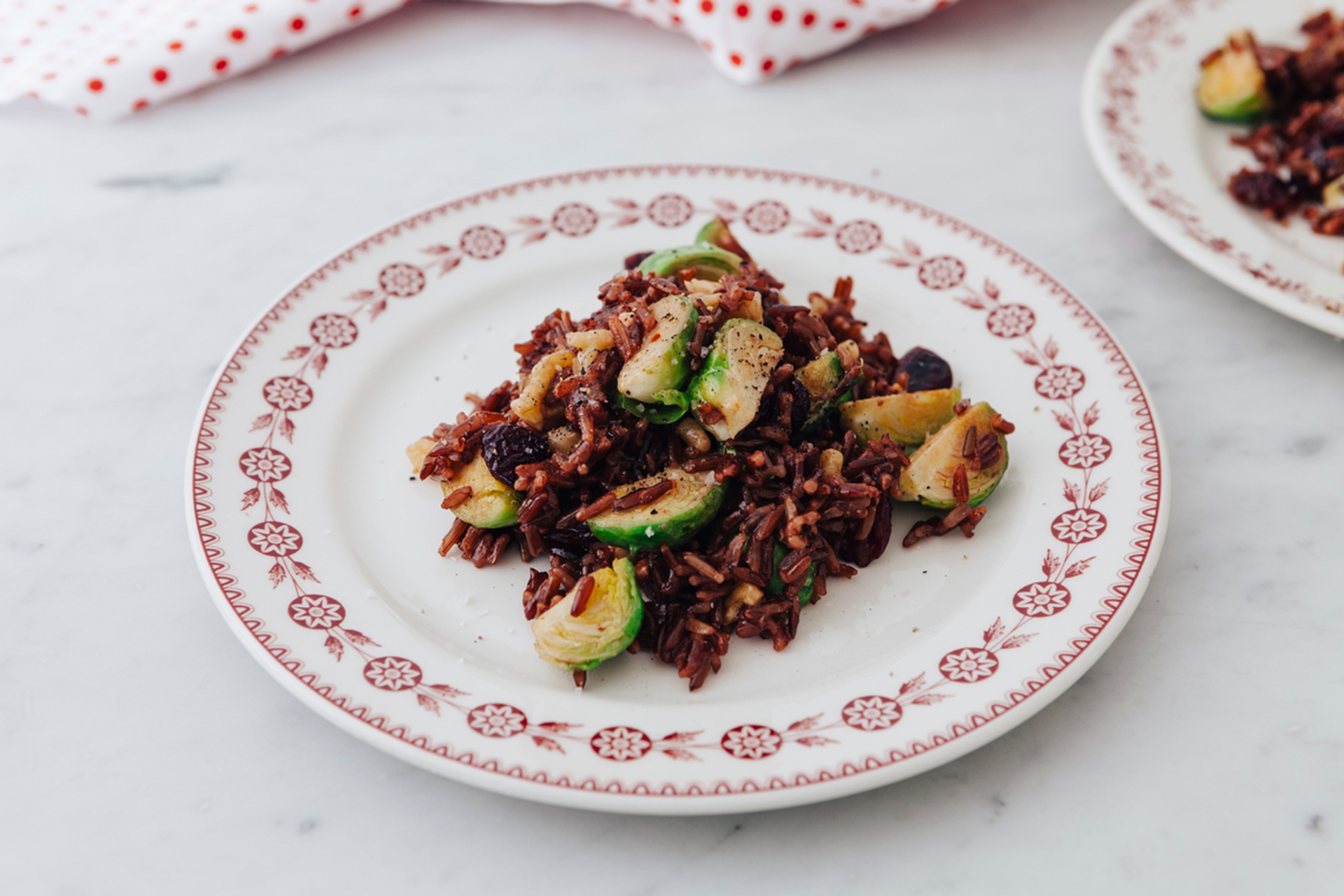 Red rice with Brussels sprouts