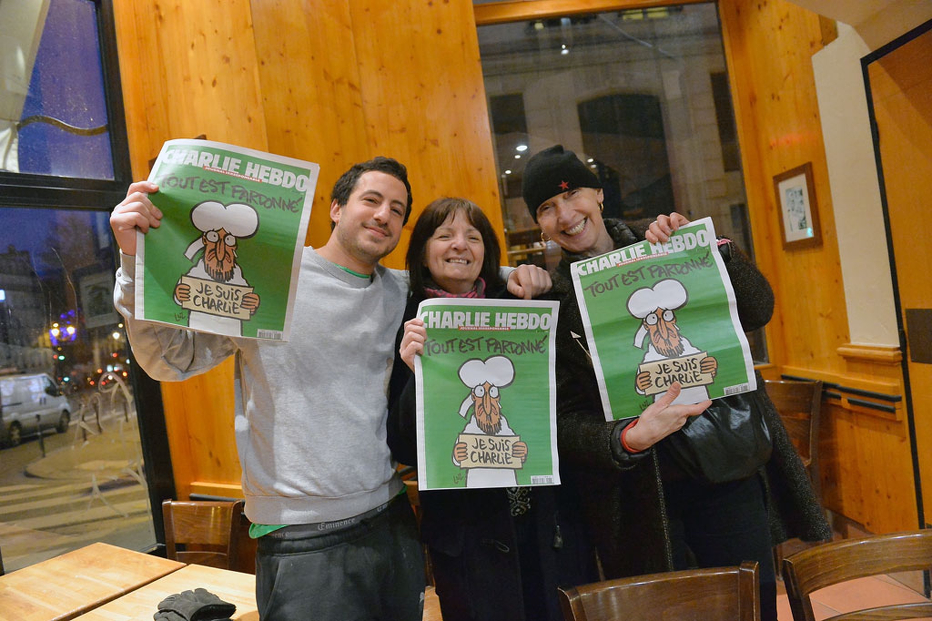 Charlie Hebdo nelle edicole di Parigi