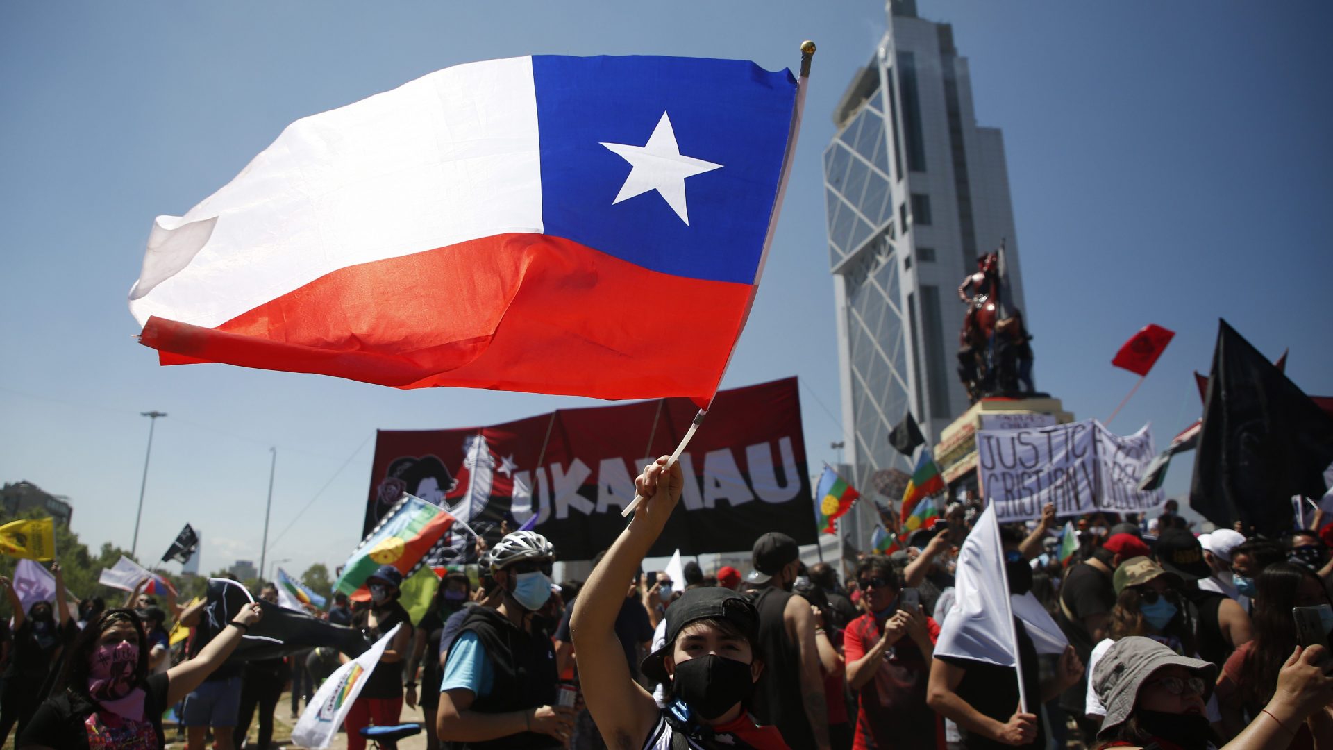 Il Cile festeggia la vittoria del sì al referendum