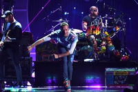 Stop al tour mondiale. È la risposta dei Coldplay alla crisi climatica