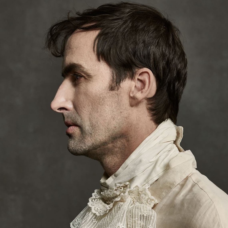 Il cantante Andrew Bird presente a TRI-P 2019 di profilo.