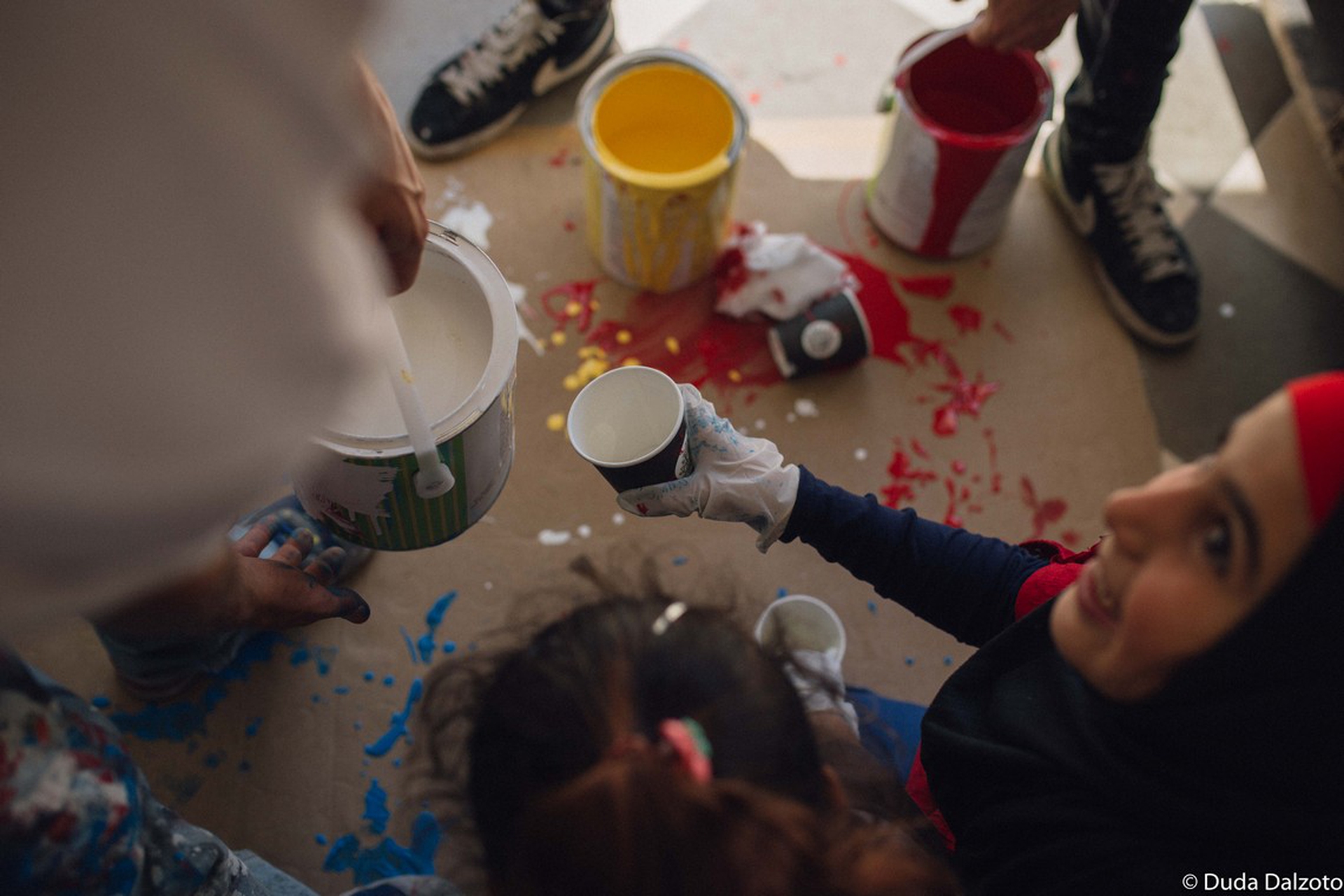 I bambini creano le proprie opere alla Caritas Libano