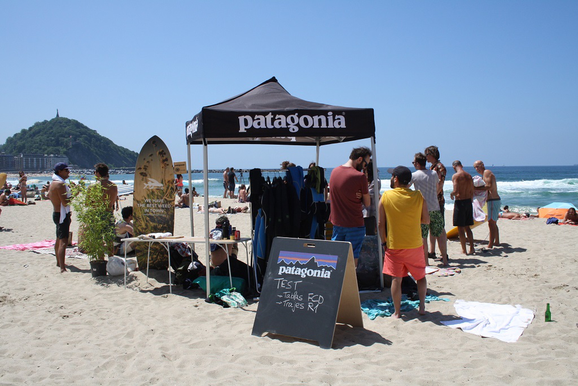 Prova mute Yulex presso banchetto di Patagonia