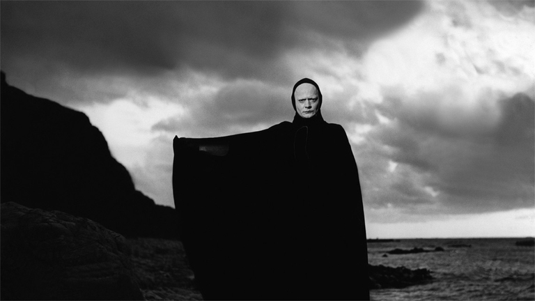 Nell'immaginario occidentale il colore nero ha assunto un significato negativo.