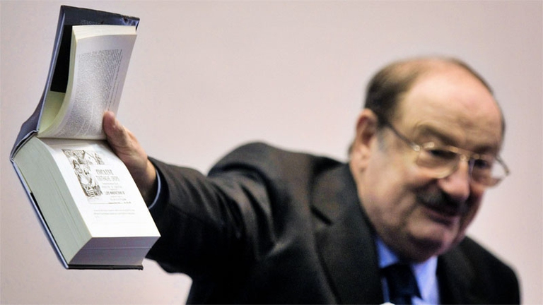 ''Non fate il funerale ai libri. L'iPad, il Kindle e le altre tavolette sono strumenti eccellenti, ma non sperate di liberarvi dei volumi di carta. Anzi, ne vedremo sempre di più, in tutto il mondo'' (da La bustina di Minerva, 5 agosto 2010)