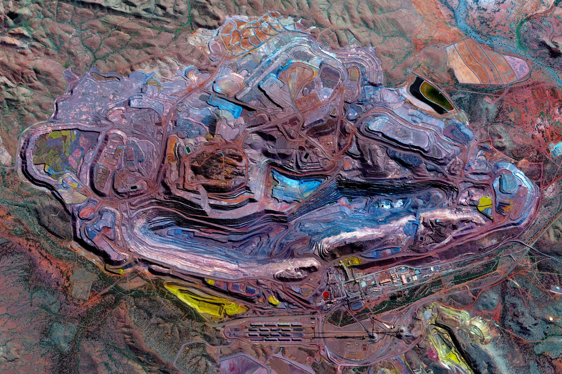 Overview. Mount Whaleback