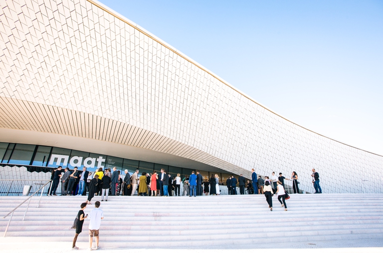 Ingresso della Kunsthalle del MAAT, progetto studio AL_A_Amanda Levete © Photography Paulo Coelho Courtesy EDP Foundation