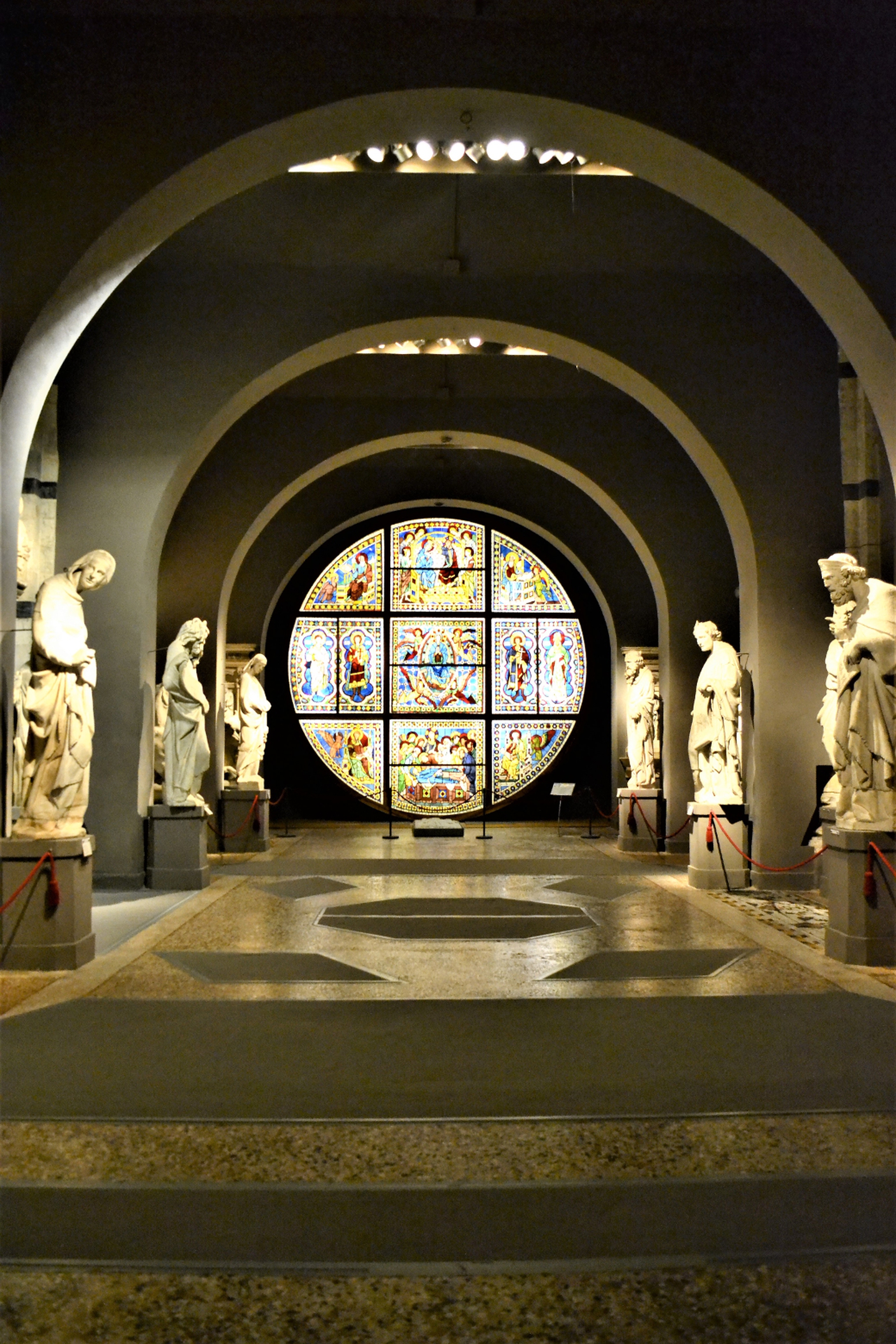 Siena, la vetrata originale del Duomo