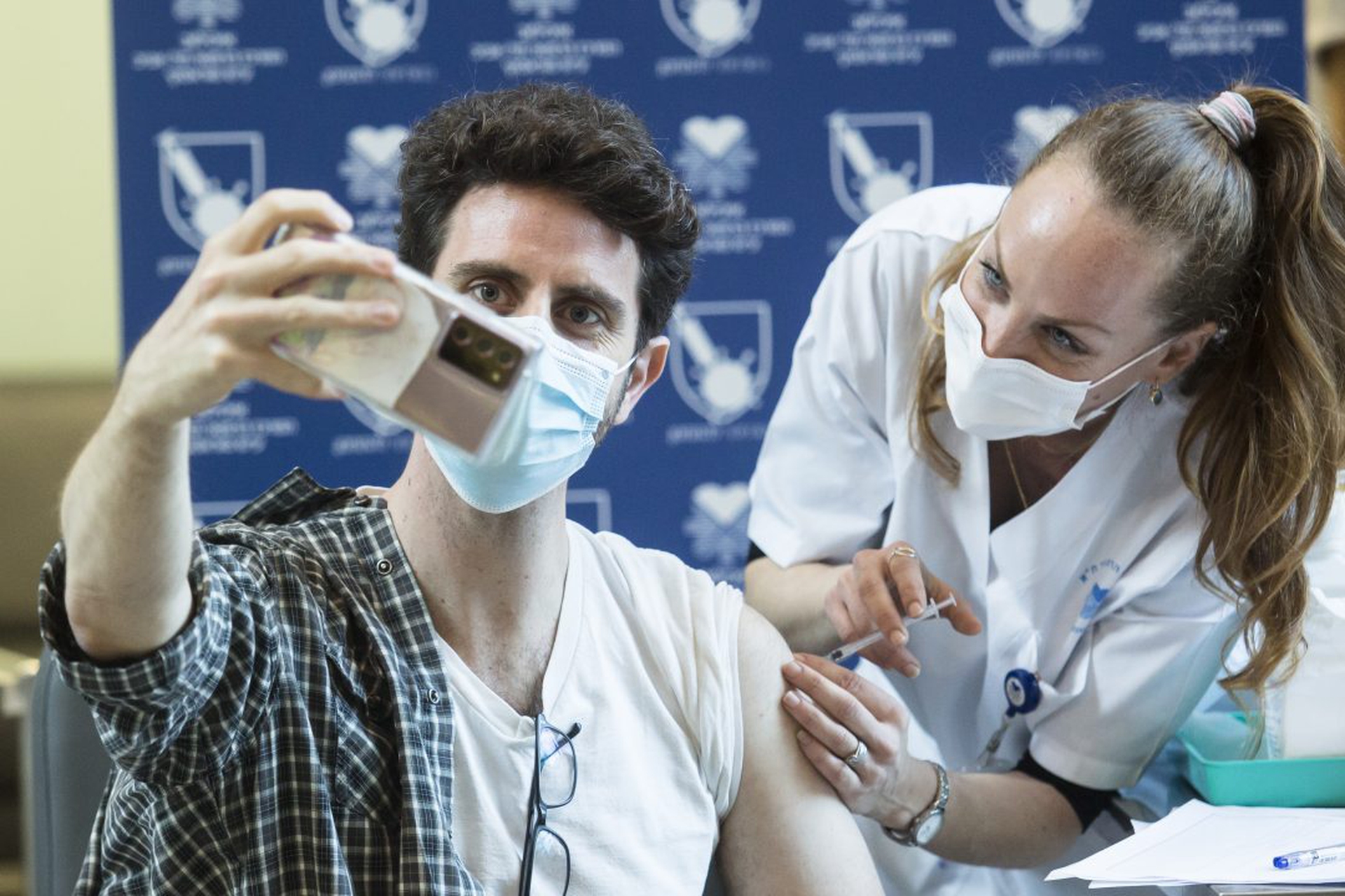 Israel Starts Covid-19 Vaccination Campaign