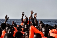 Migranti, l’Unione europea accusata di crimini contro l’umanità
