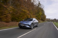 Auto elettrica: mentre l’Europa paga il prezzo di politiche incoerenti e l’assenza di una visione strategica, la Cina avanza