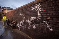 Il nuovo murale di Banksy a Birmingham fa luce sulla condizione dei senzatetto