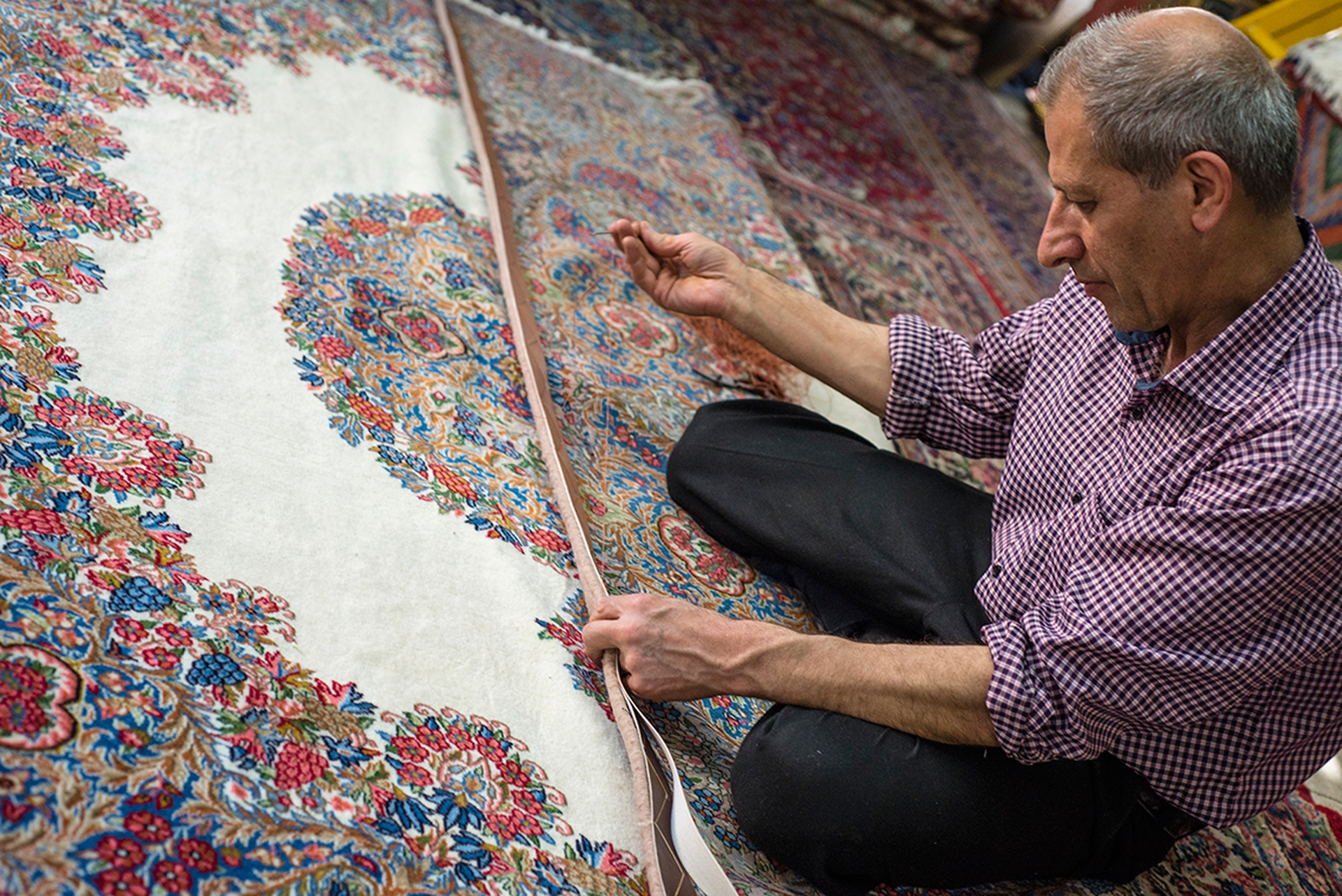 Sewing Persian carpet in Tehran