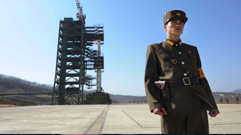 Il 12 dicembre 2012 alle ore 0.49 UTC è stato lanciato il vettore Unha-3. Il Comando settentrionale degli Stati Uniti ha dichiarato che il primo stadio del razzo è precipitato nel Mar Giallo e i detriti del secondo nel Mare delle Filippine e ha confermato che un oggetto era entrato in orbita.