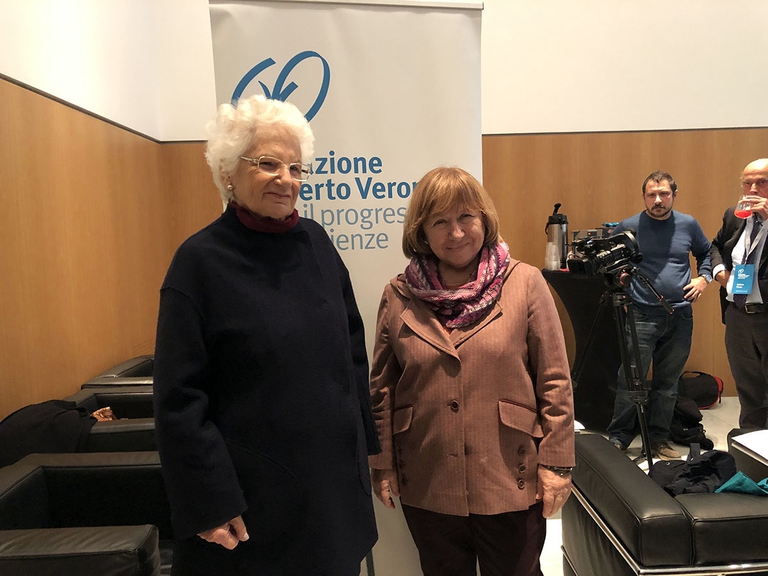 Svetlana Aleksievič, autrice del libro Preghiera per Chernobyl, e la senatrice a vita Liliana Segre si sono incontrate all'università Bocconi