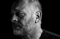 Australian photographer shows us the “scared scientists”