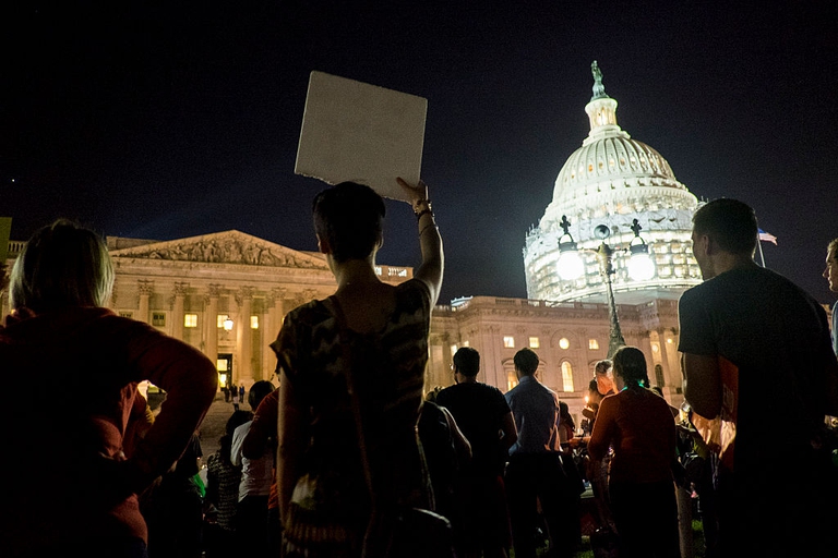 Il 22 giugno, il sit-in continua anche fuori dal Congresso americano © Pete Marovich/Getty Images