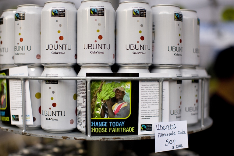 In Italia sono commercializzati oltre 700 prodotti del commercio equo e solidale certificati dal marchio FairTrade. Dalle banane al caffé, sino alle bibite gassate come la Ubuntu Cola. Foto © In Pictures/Corbis via Getty Images