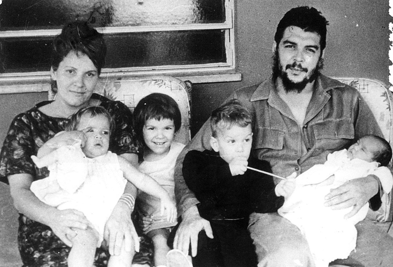 Una foto della famiglia Guevara 