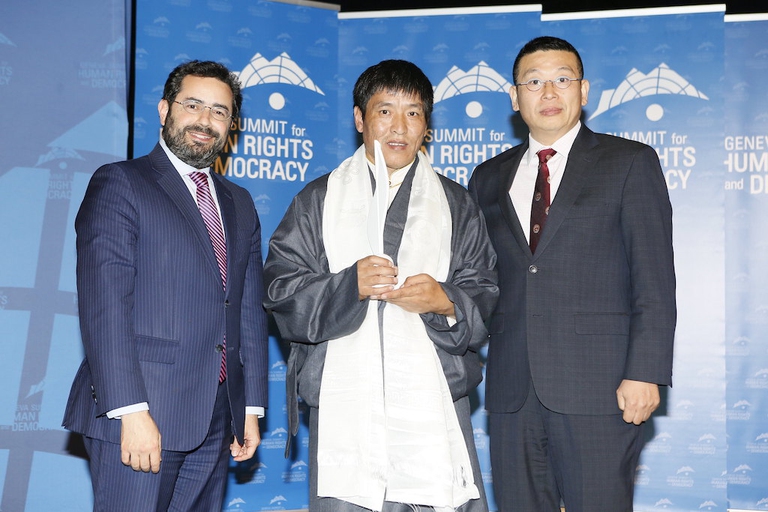 Dhondhup Wangchen leaving fear behind Summit per i diritti umani e la democrazia Ginevra tibet regista