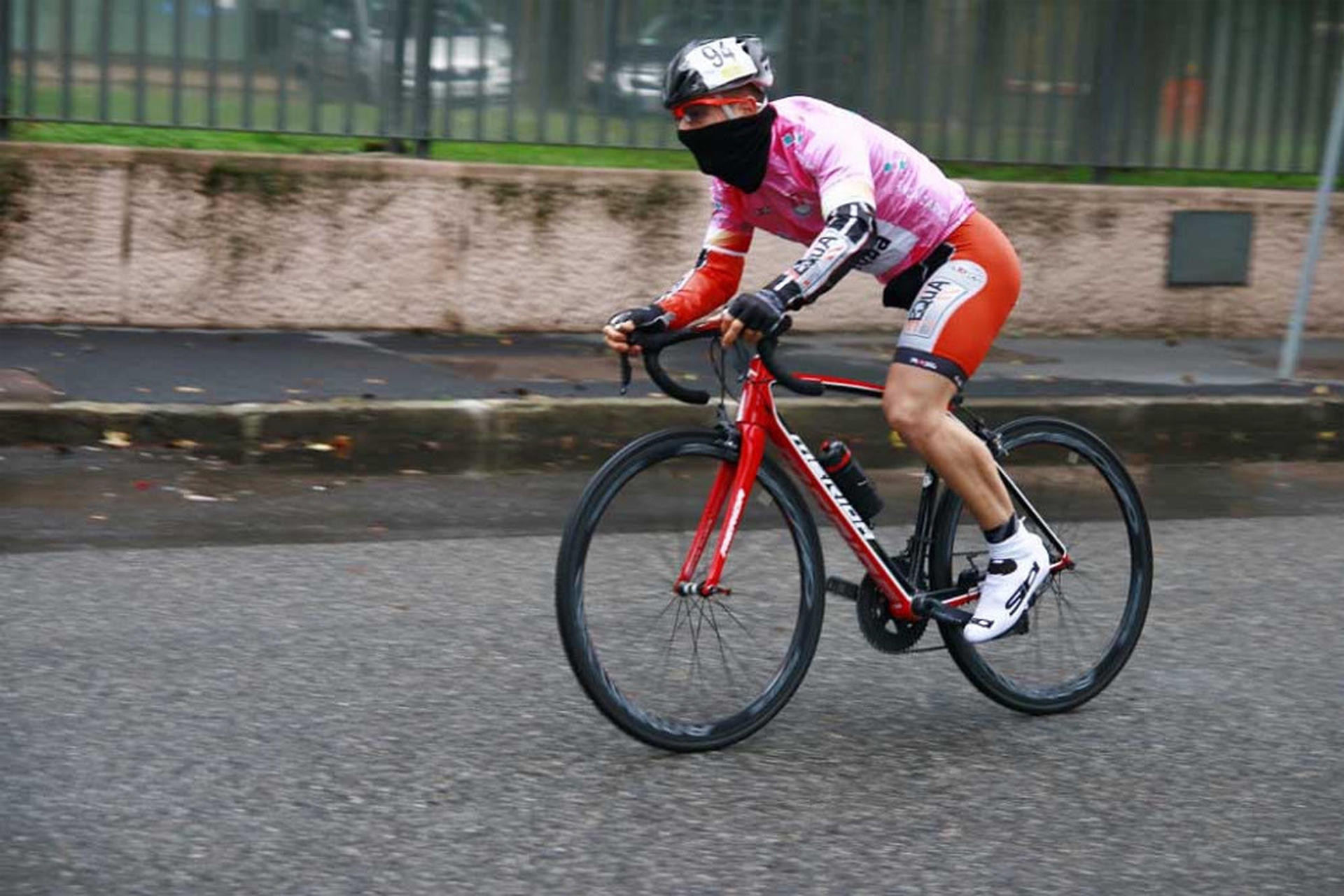 Anche le bici tradizionali al Giro d'Italia handbike