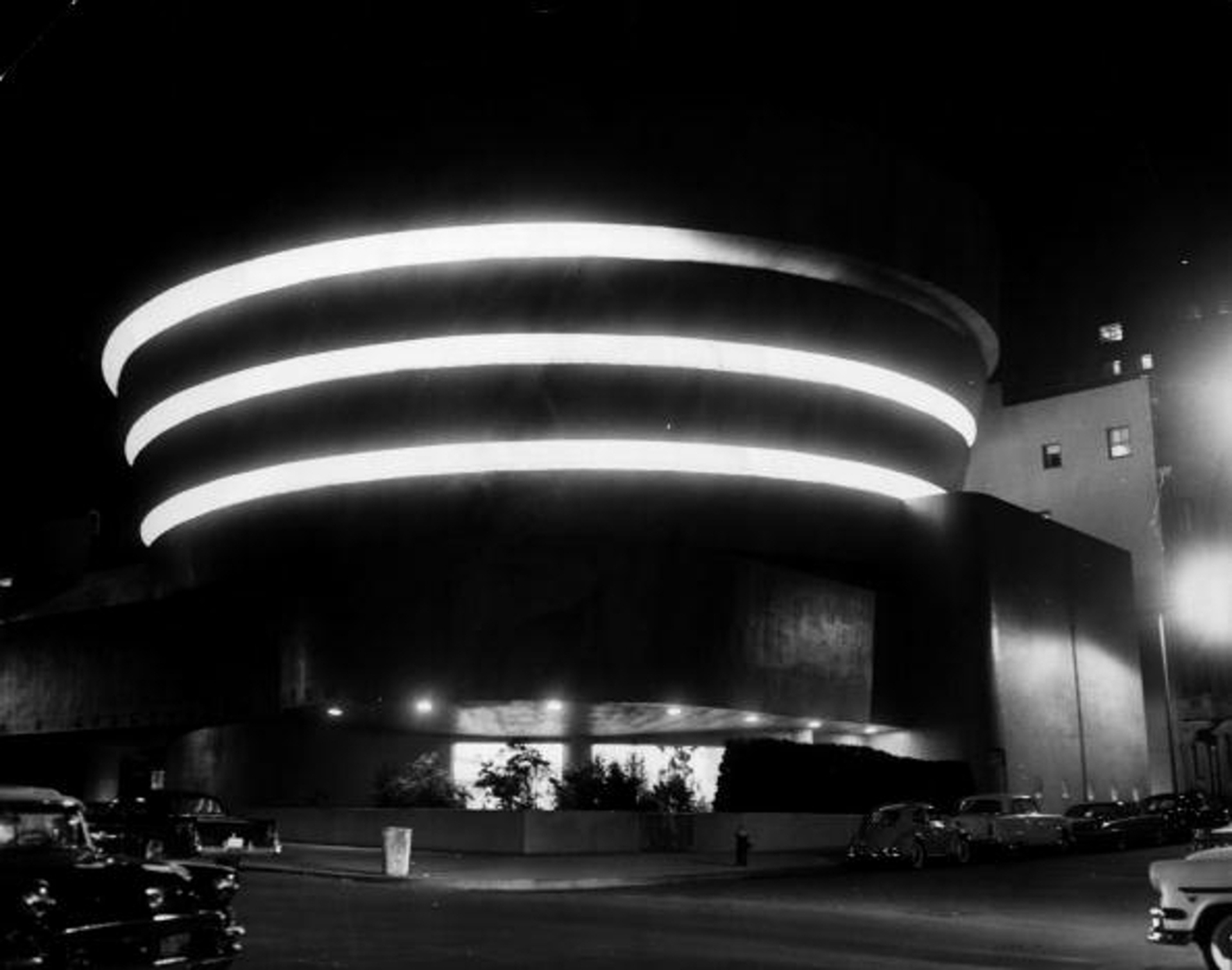 Il Guggenheim di New York di notte
