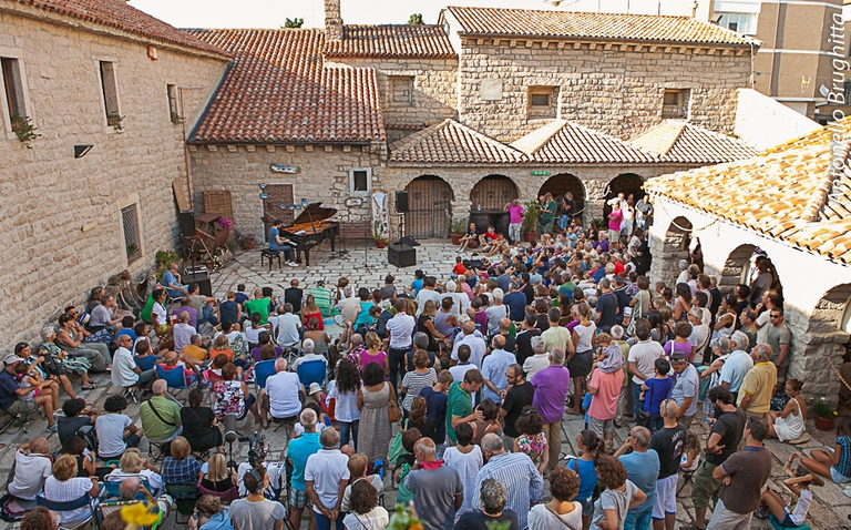 Time in Jazz - Julian Mazzariello a Calangianus, ex Convento (foto Antonello Brughitta)