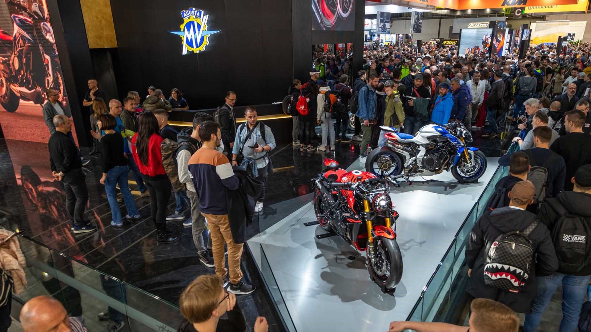 A77I3782 augusta pubblico