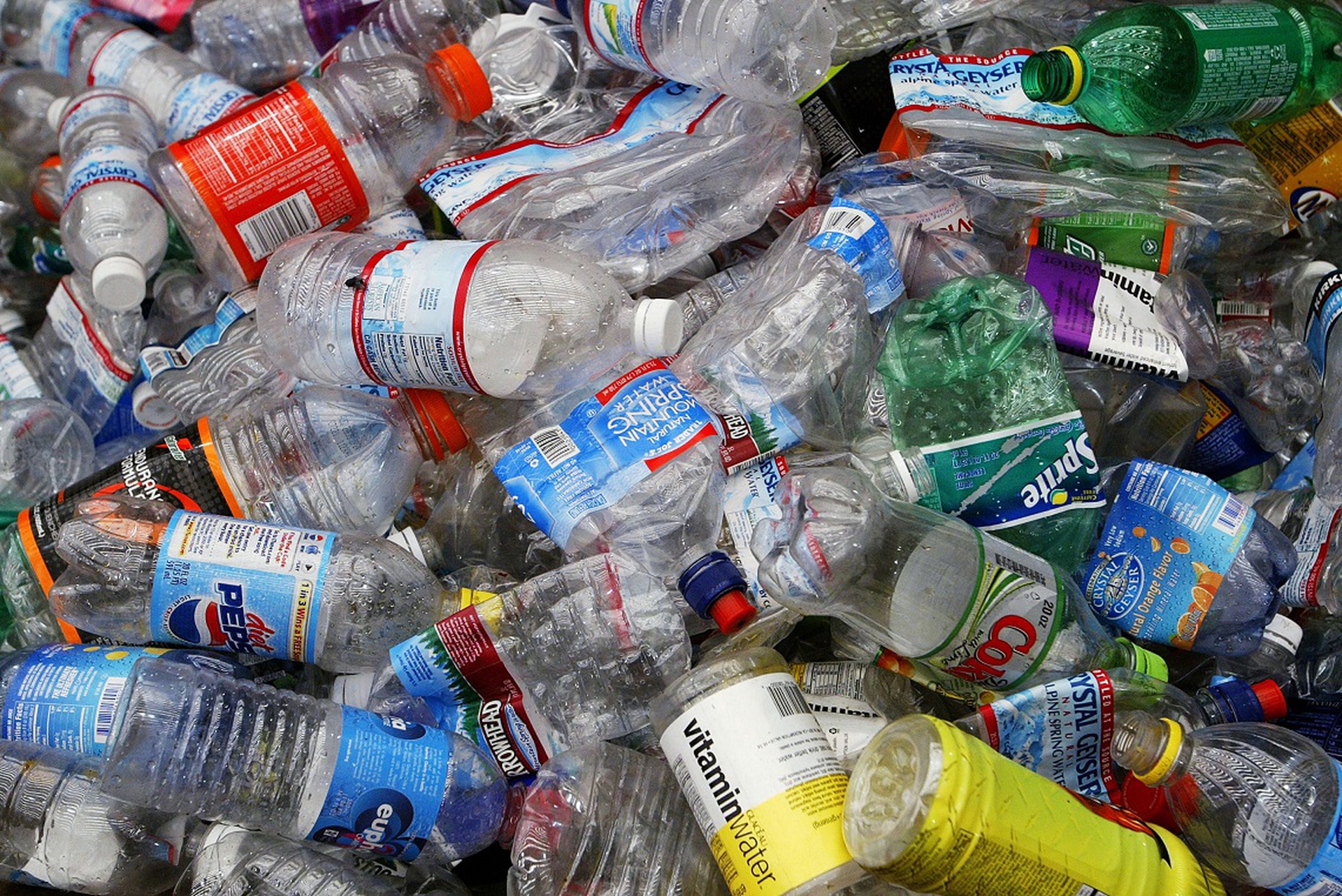 Bottled Water Craze Outpaces Recycling Efforts
