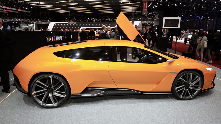 La supercar sportiva GTZero presentata all’ottantaseiesima edizione della kermesse svizzera si basa su un telaio modulare monoscocca in carbonio con batterie integrate, è spinta da tre motori elettrici in grado di erogare una potenza complessiva di 360 kW con una trazione integrale e quattro ruote sterzanti ed è in grado di raggiungere una velocità massima di 250 km/h