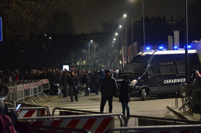 richiedenti asilo questura di via Cagni a Milano