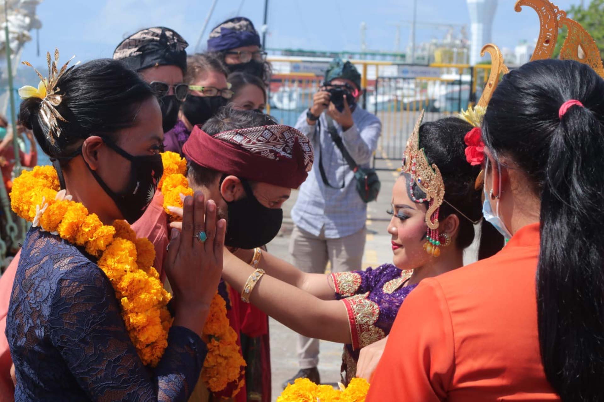 Grey Filastine e Nova Ruth accolti a Bali