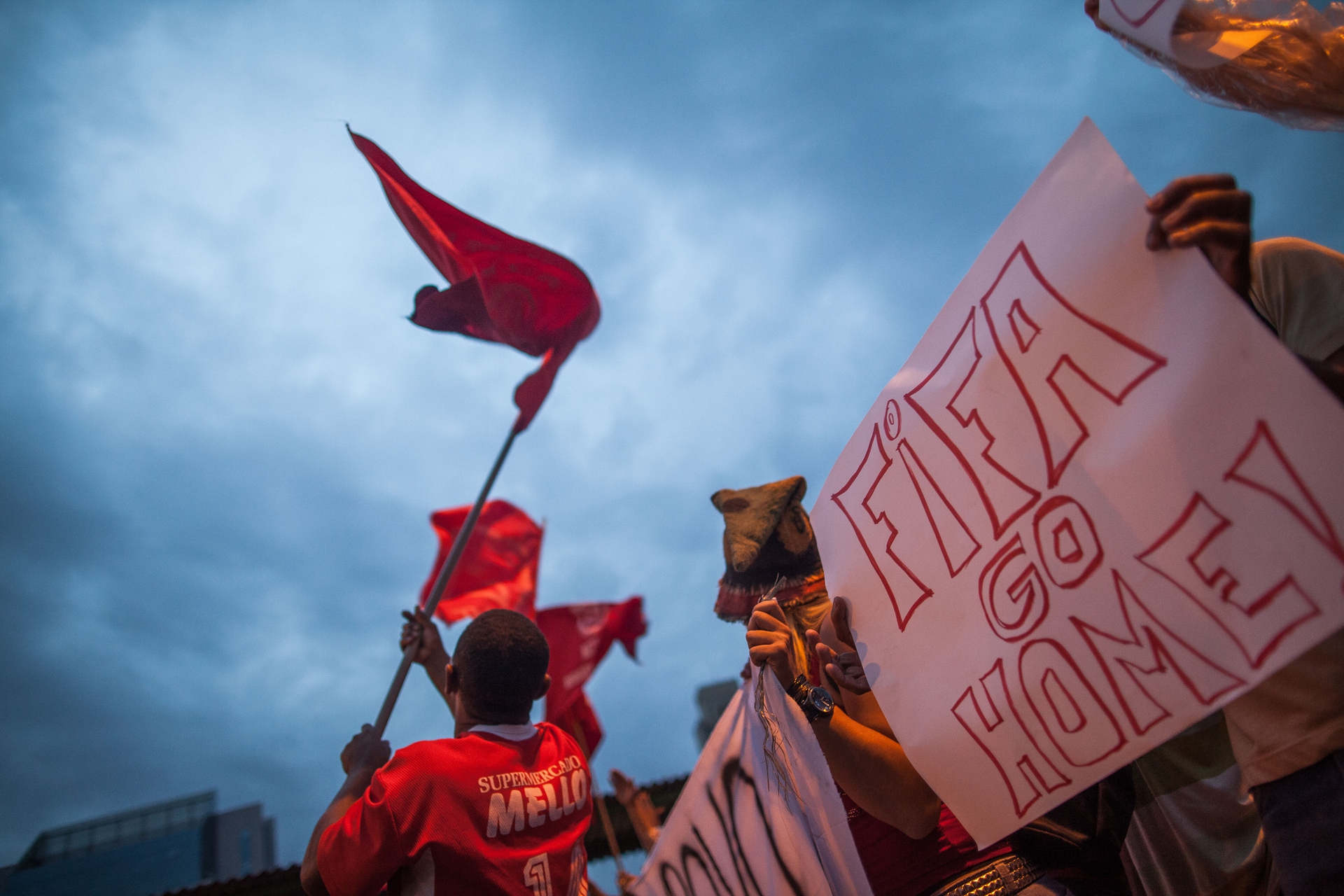 Proteste in Brasile a pochi giorni dall’inizio dei Mondiali di calcio