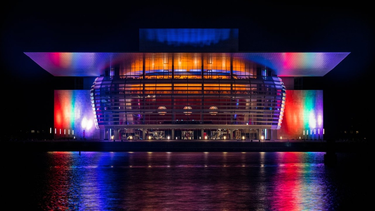 Copenhagen Opera House The Opera durante la settimana del pride del 2020 © Daniel Rasmussen