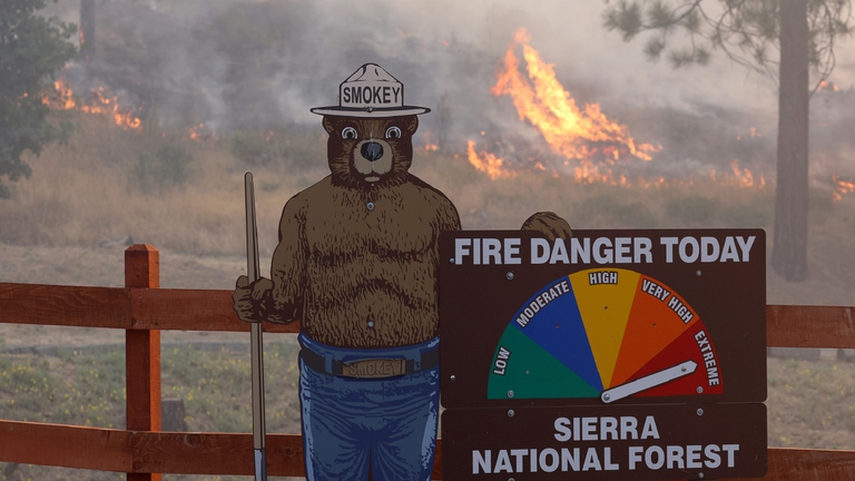 California, aumentano gli incendi. Il McKinney fire provoca due morti