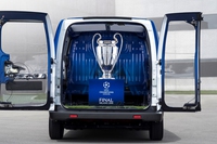 Per la finale di Champions League, Nissan elettrizza Milano