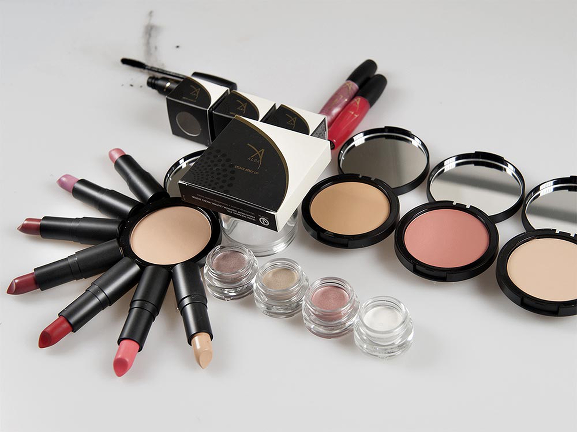 Alba Vegan Make Up di Erboristeria Magentina