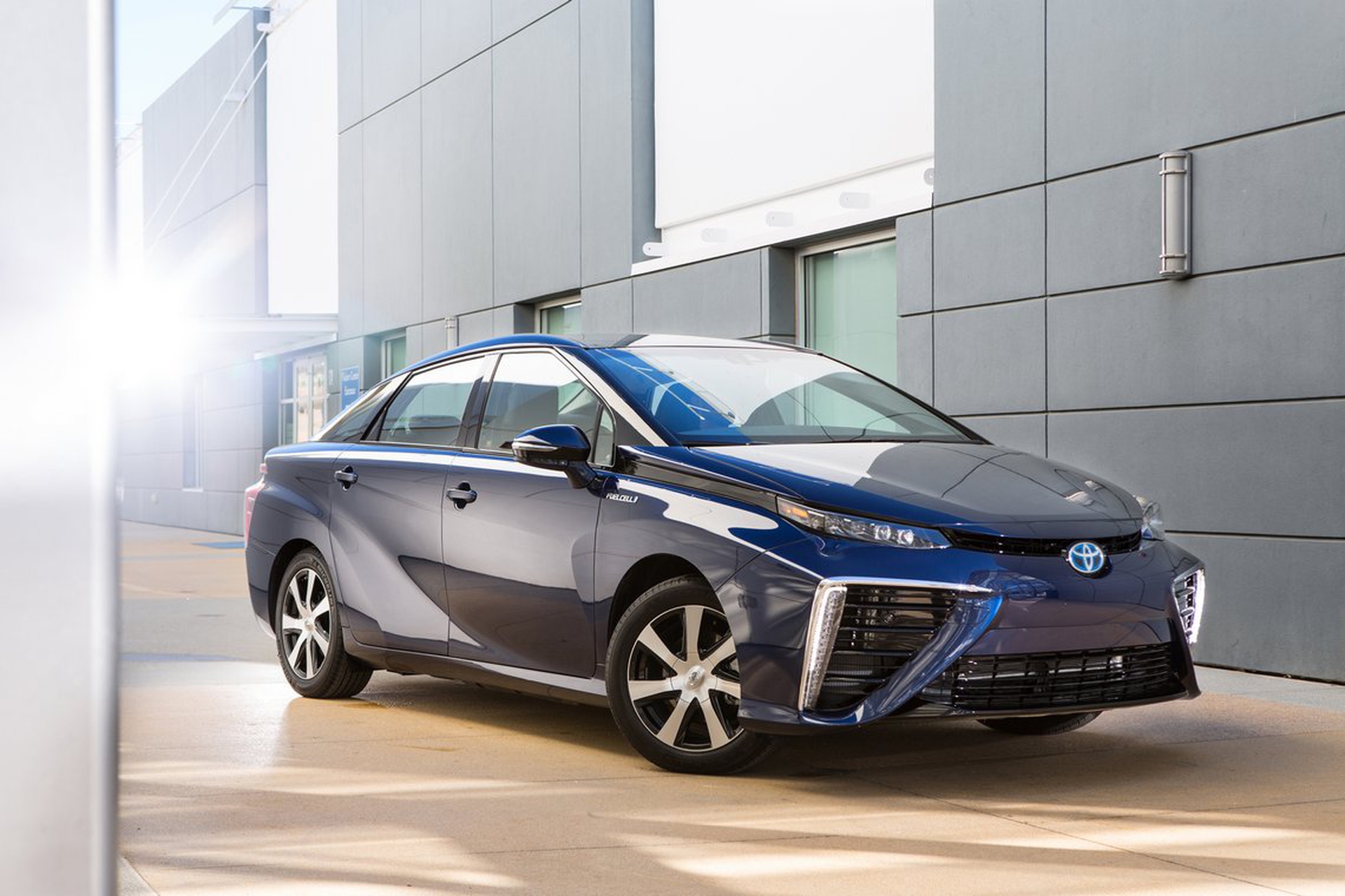 ToyotaMirai-001_1