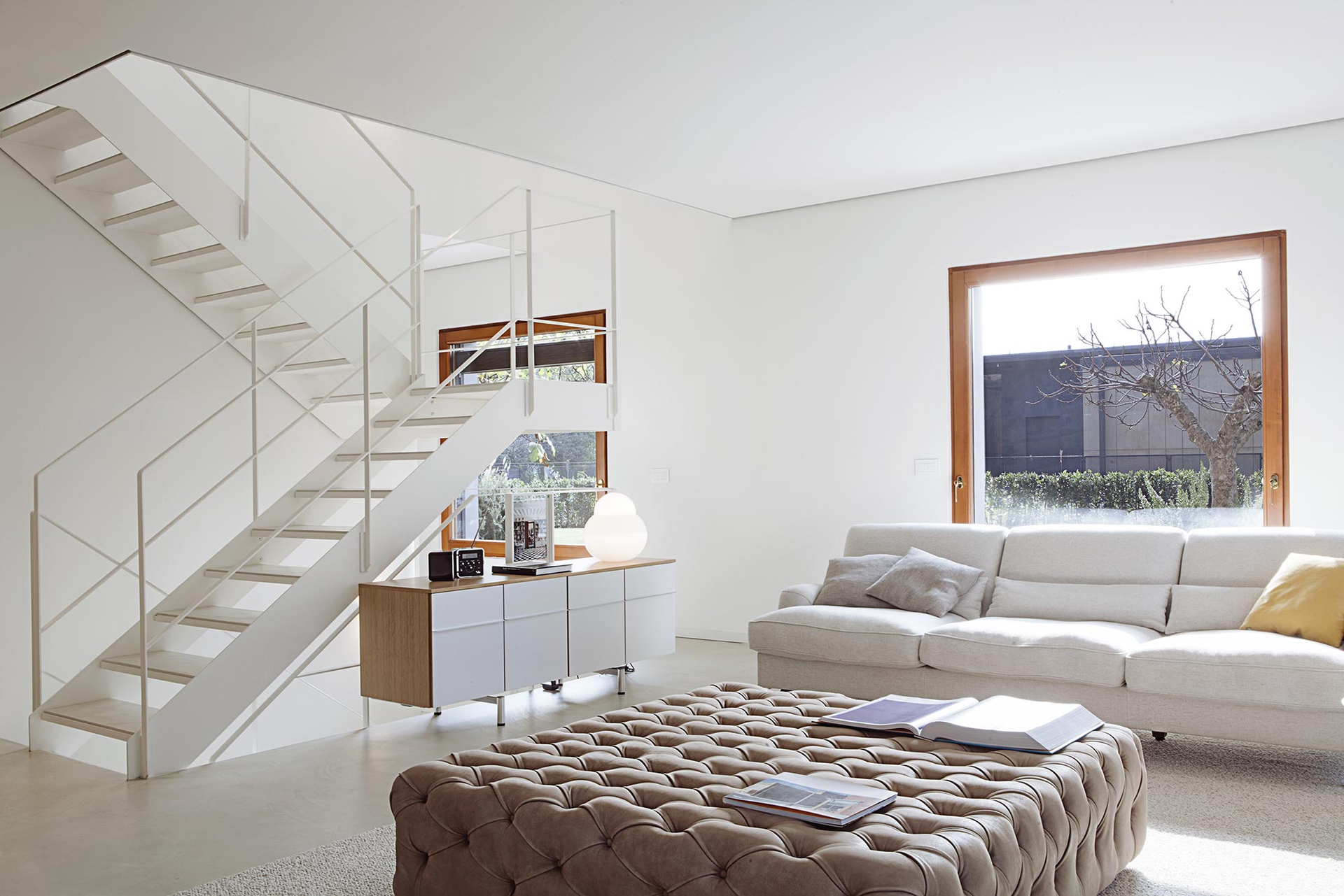 Casa Uno Moretti-More, il soggiorno © Nuphap Aunyanuphap / IdLab