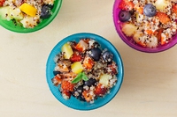 Insalata di frutta e quinoa