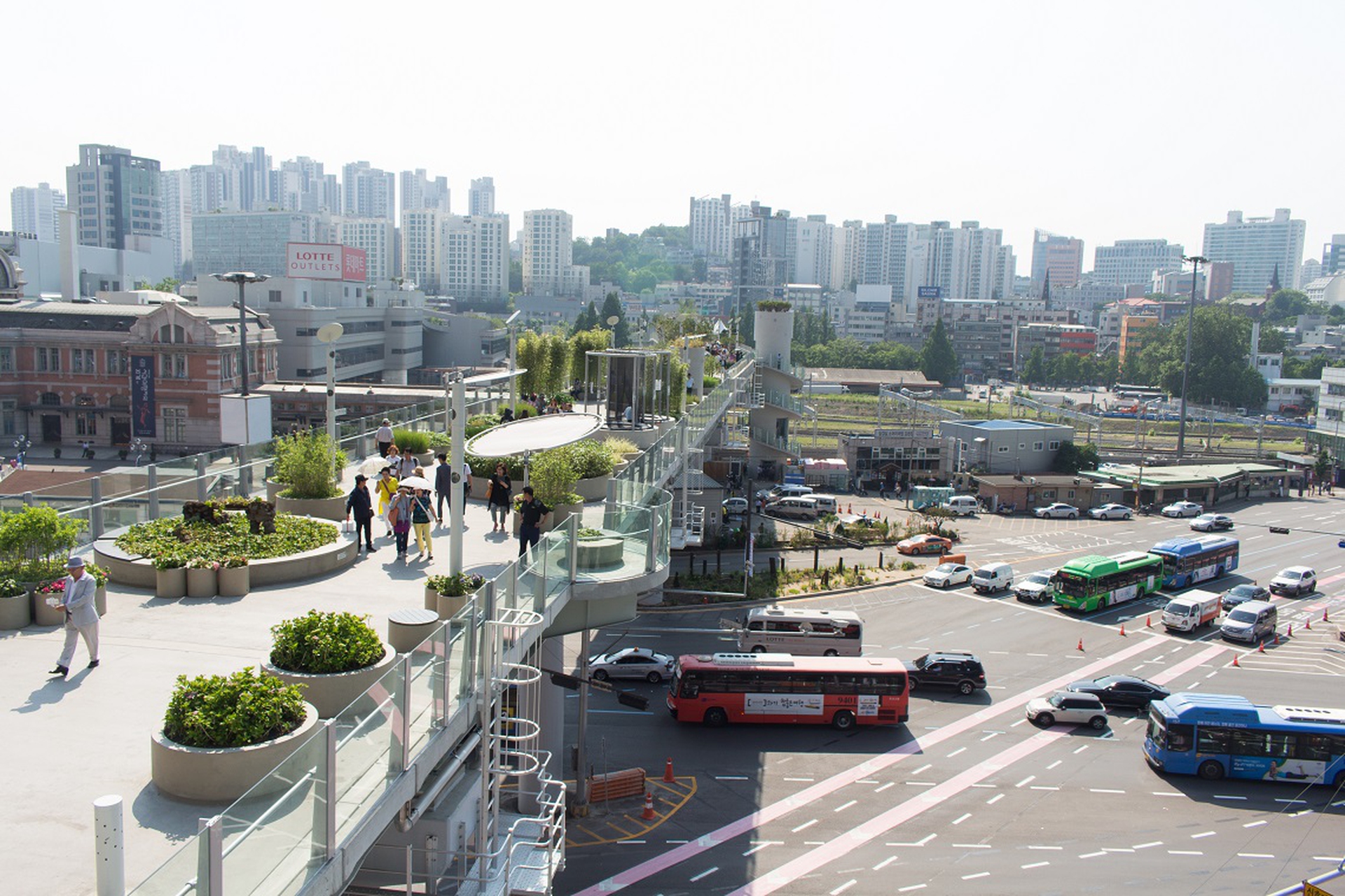 The newly opened walkway of Seoul