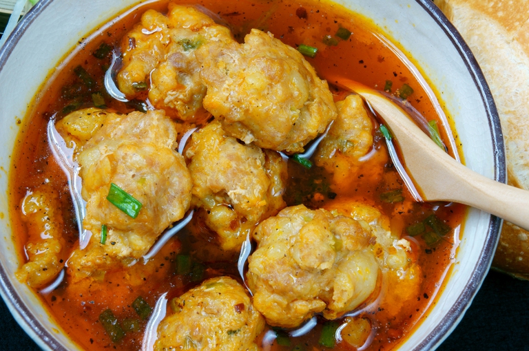 Tipico piatto vietnamita con carne cotta in polpa di papaya © ingimage