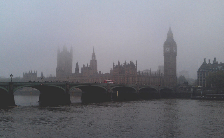 Ogni anno, nel Regno Unito, si contano 40mila decessi dovuti all'inquinamento. Un costo sociale considerato insostenibile dal governo conservatore