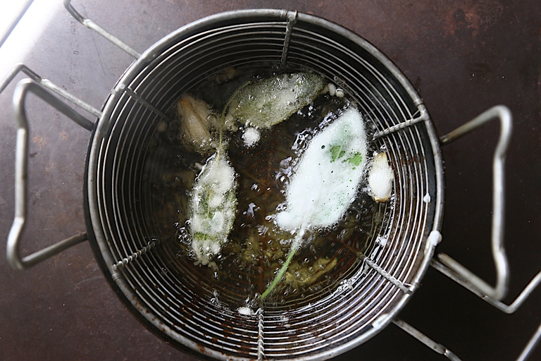 Tempura di erbe aromatiche