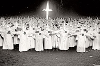 Cos’è il Ku Klux Klan. Storia, significato, bandiera del movimento razzista americano