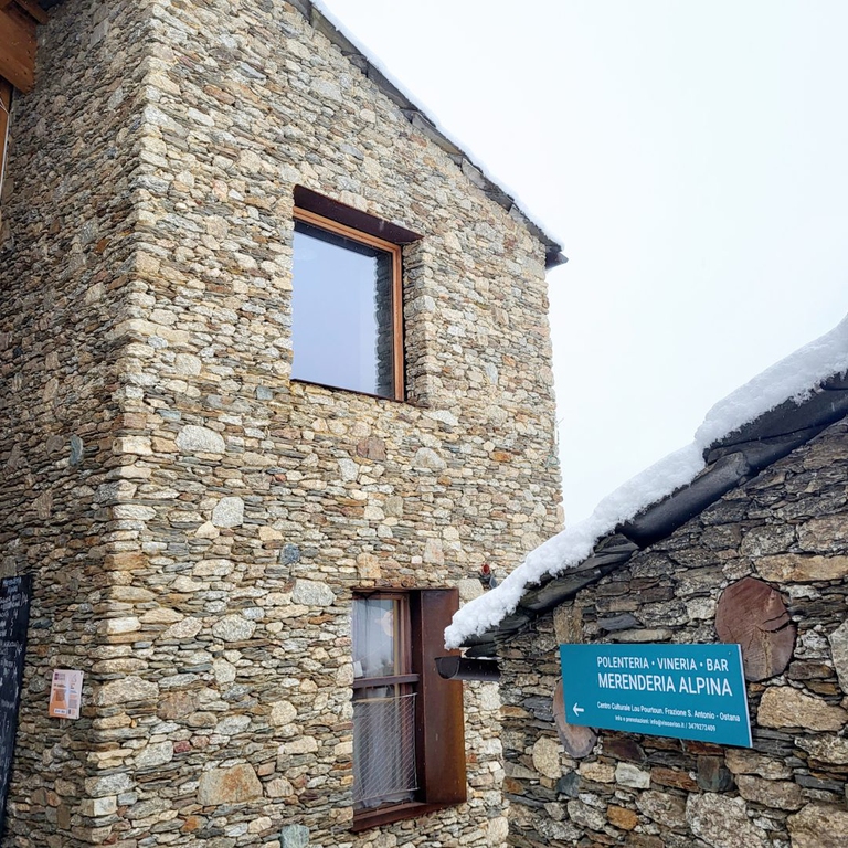 Ostana, il borgo montano nel Parco del Monviso