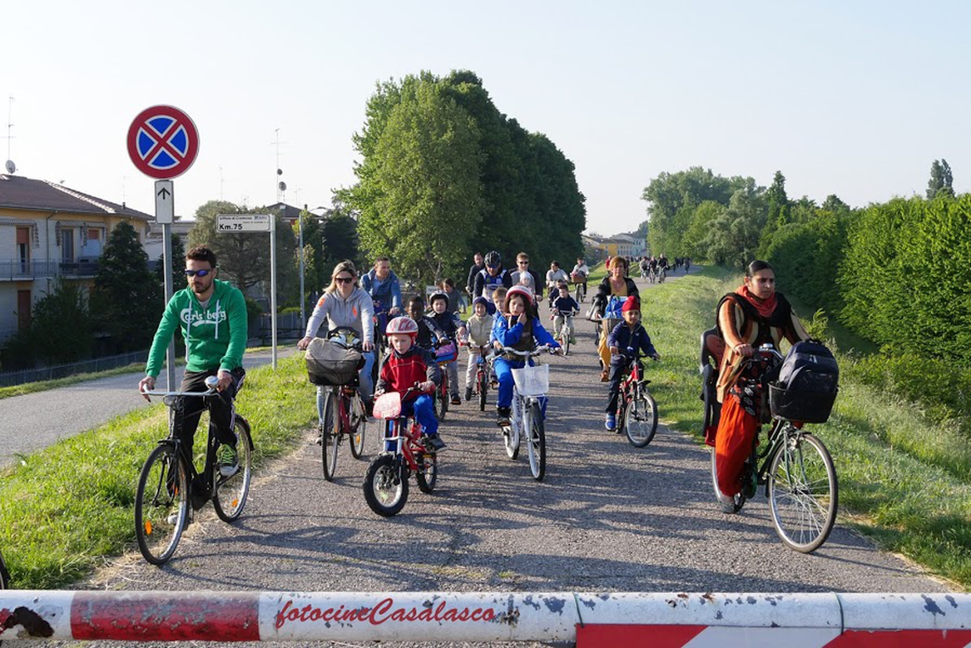 Casalmaggiore - Le bici sulla tangenziale ciclo pedonale