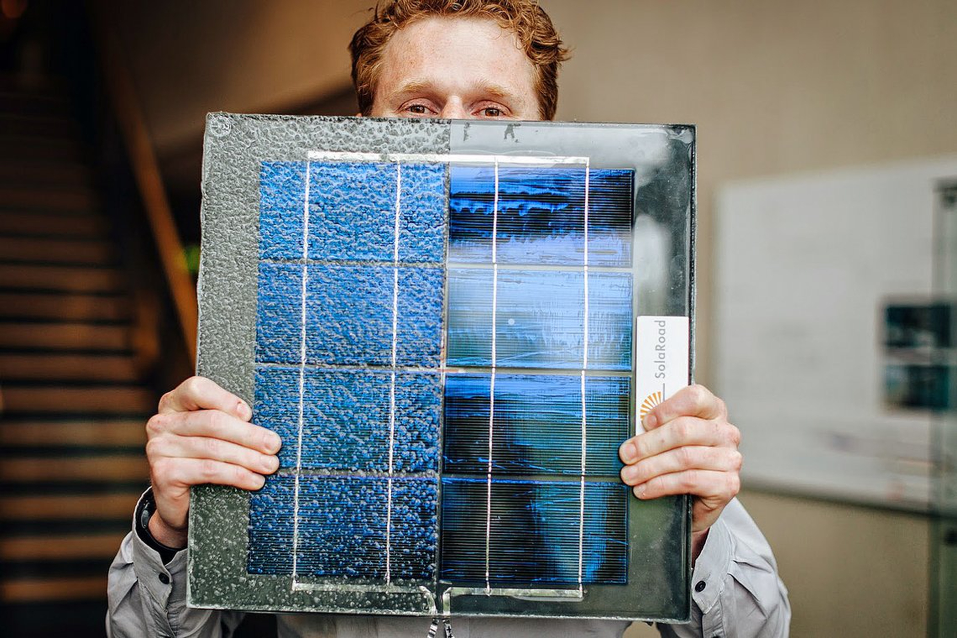 Autostrada con pannelli solari integrati nell'asfalto