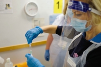 Covid-19, approvato negli Stati Uniti l’uso d’emergenza del vaccino Pfizer-Biontech
